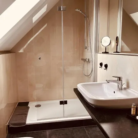 Und Location Cham Bed & Breakfast