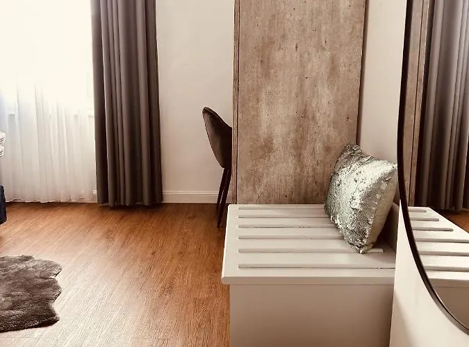 Und Location Cham 3* Meerbusch