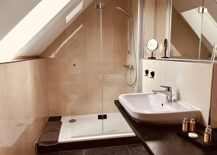 Und Location Cham 3*